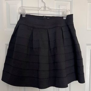 Tacera Heavy Pleated Skirt, Black, Size Large, EUC